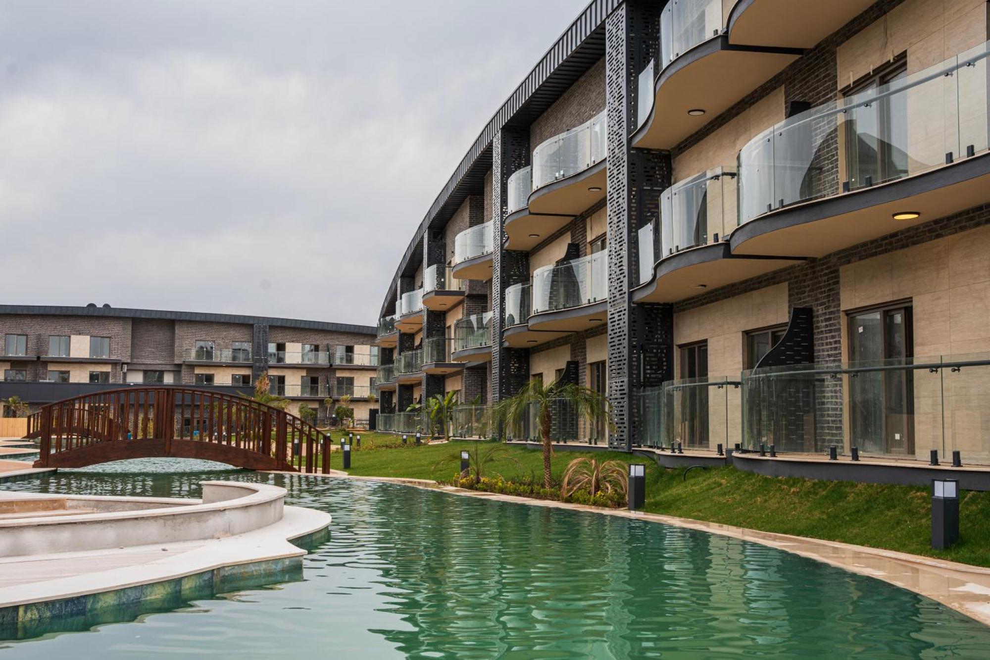 Lara Breeze Kundu Kanyon Apartment
