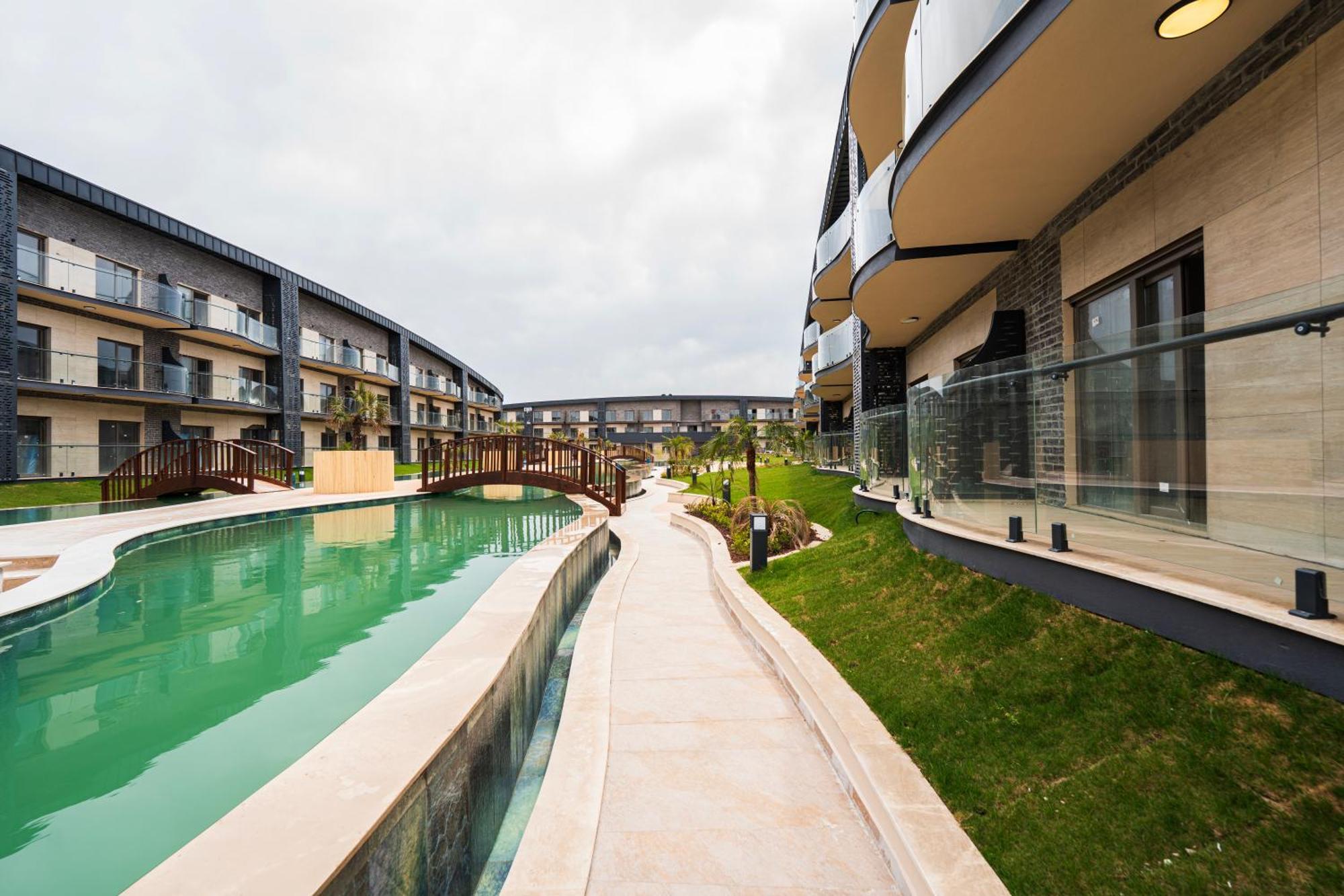 Lara Breeze Kundu Kanyon Apartment