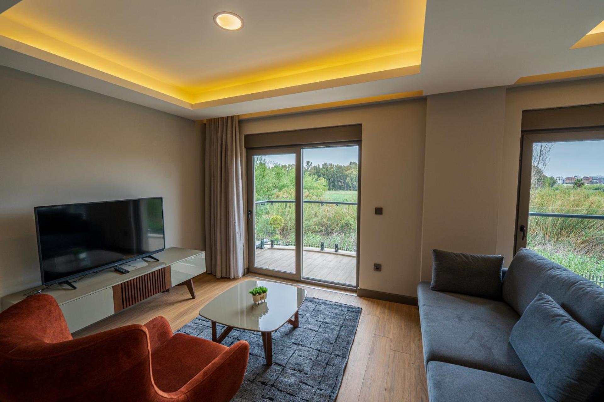 Lara Breeze Kundu Kanyon Apartment